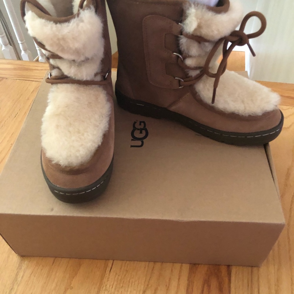 UGG shearling boots new with box sz 5